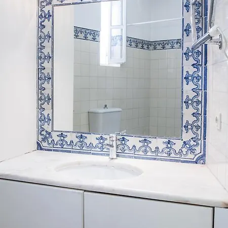 Appartement Chiado- Santa Catarina Charming Flat *
