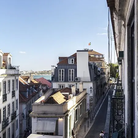 Apartment Chiado- Santa Catarina Charming Flat *